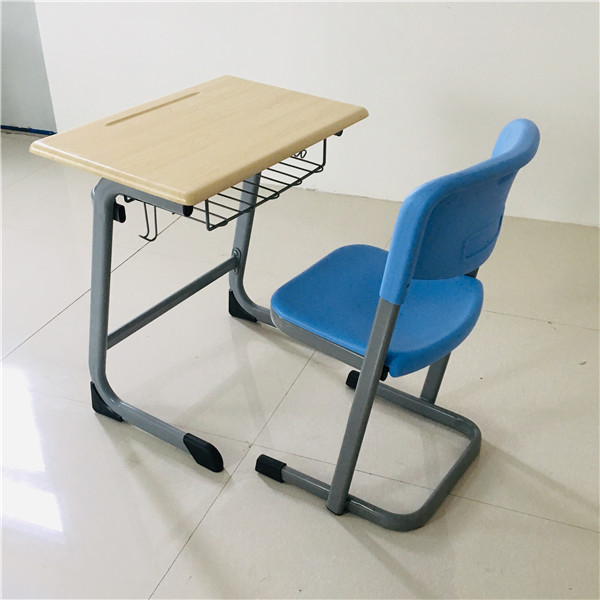 学校课桌椅